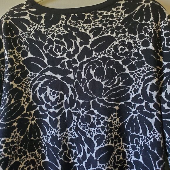 Isaac Mizrahi Live Women's S Black & White Floral Rose Button Front Cardigan - Picture 7 of 10